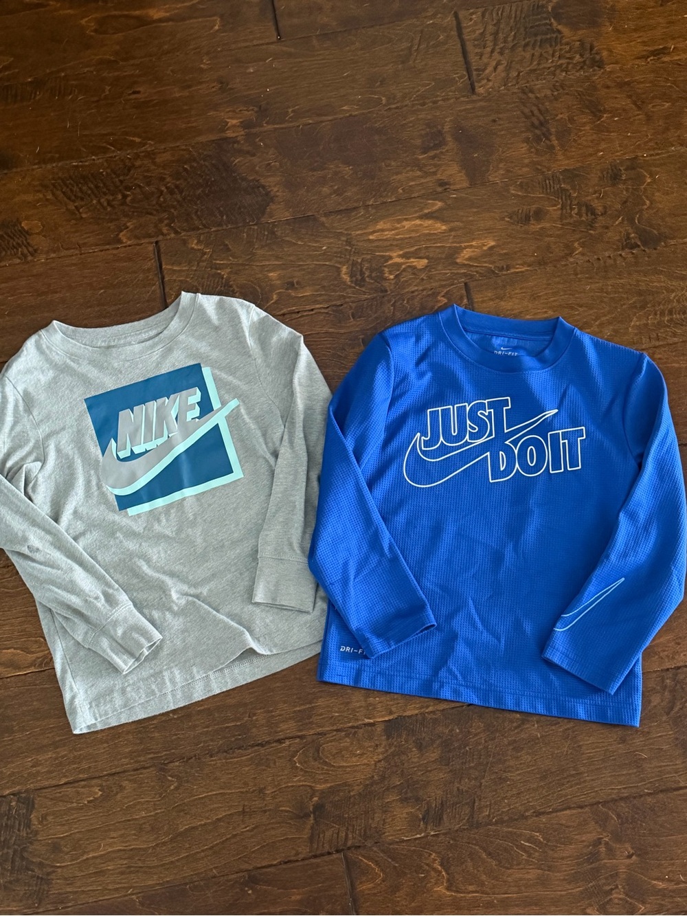 Nike Kids Long Sleeve Tops in Gray and Royal Blue
